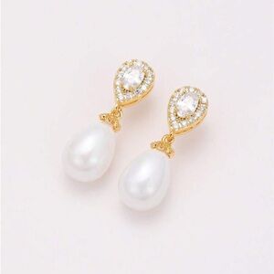 Pearl Drop Earrings M1542
